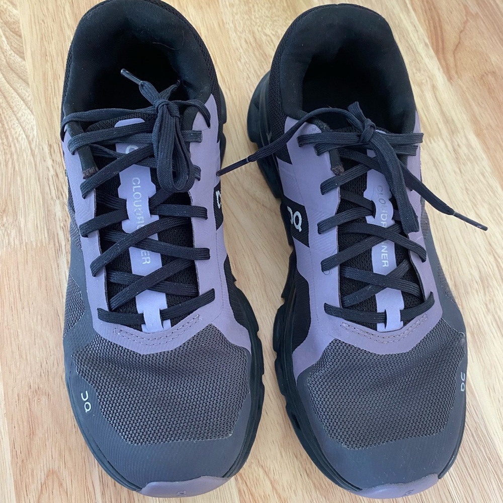 OnCloud Runner Athletic Shoes Lilac/Black/Purple - Picture 4 of 12